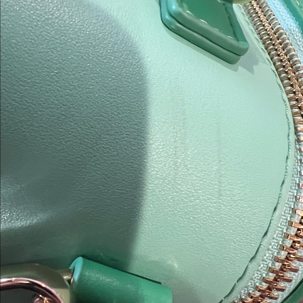 Disney x Loungefly Robin Hood Lunchbox Style Crossbody Bag - Picture 5 of 5